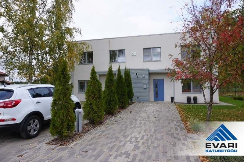 Paariseramu lamekatusetöö Tartus Melliku 4