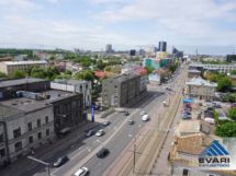 Vaade kesklinna suunas Katusetööd